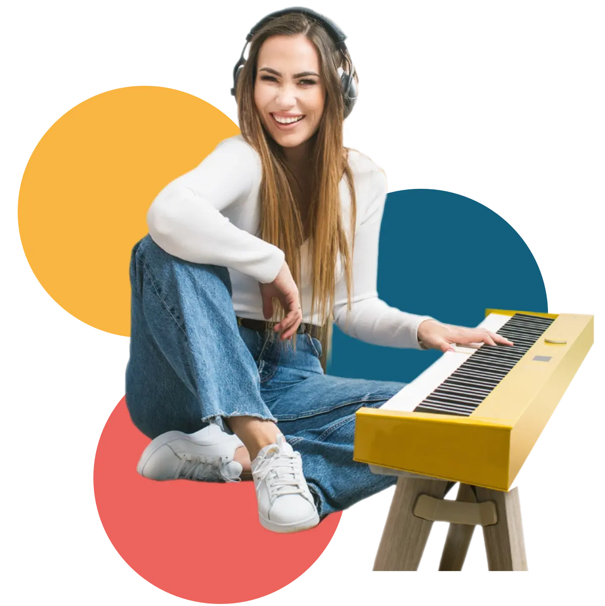 Kasia Majerczyk przy pianinie